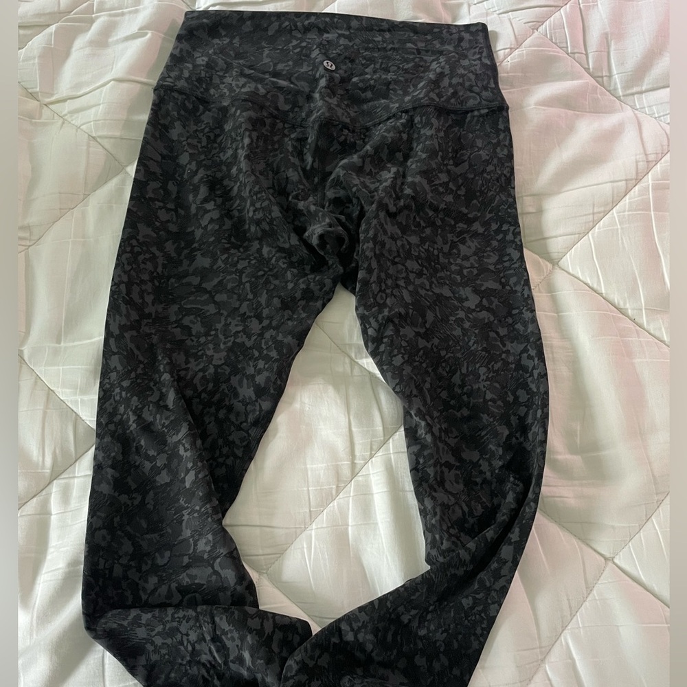 Lululemon Align-wild thing coal, size 8